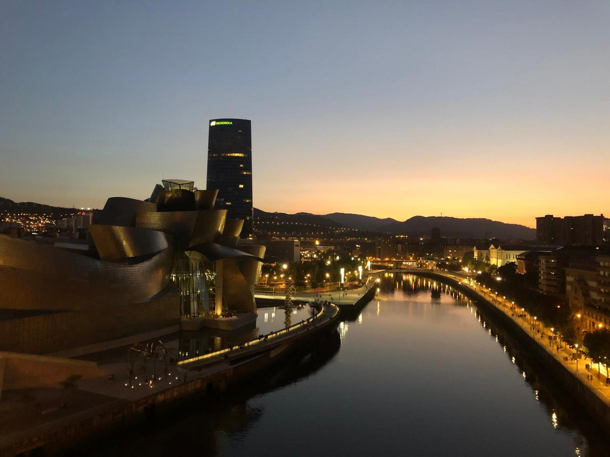 110 M2 Central Apartment In Abando Close To Guggenheim With Parking Bilbao Kültér fotó
