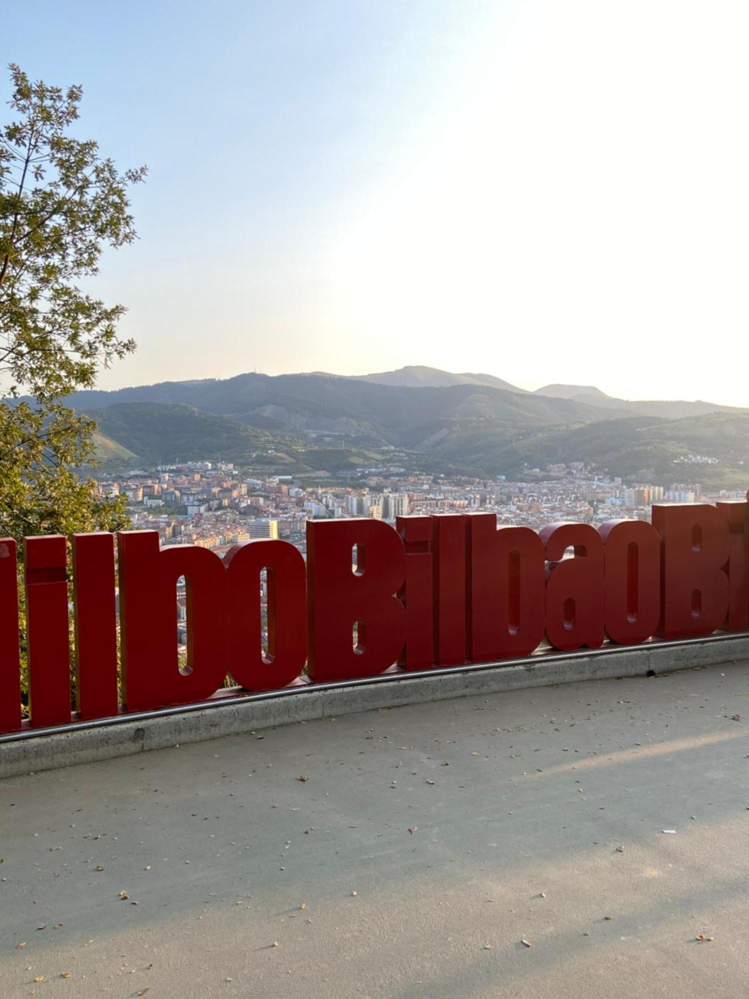 110 M2 Central Apartment In Abando Close To Guggenheim With Parking Bilbao Kültér fotó